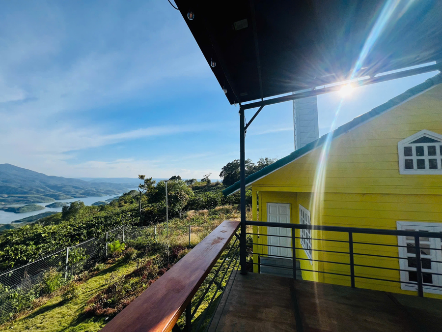 View hồ Tà Đùng từ villa